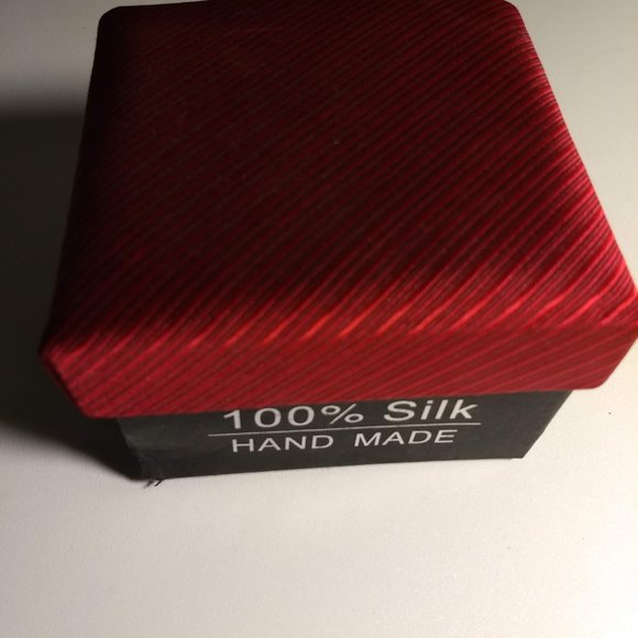NWT red silk cuff links pocket square gift set - Picture 8 of 10